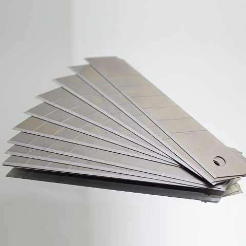 50szt. Nożyk Do Tapet 18mm Aluminiowy + 10 szt. ostrzy
