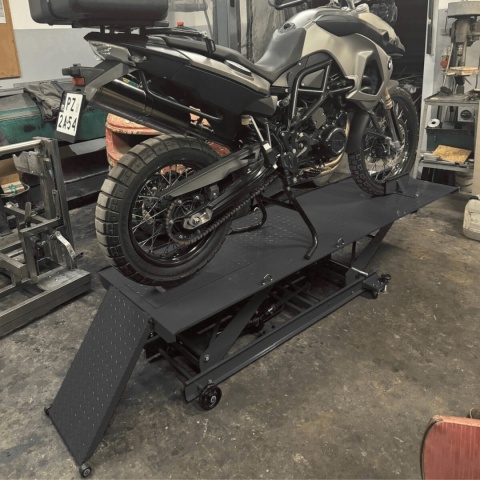 Podnośnik nożycowy hydrauliczny platforma serwisowa do motocykli 460kg czarny Podnośnik nożycowy hydrauliczny platforma serwisowa do motocykli 460kg czarny