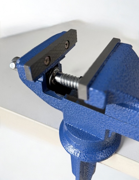 Imadło ślusarskie stołowe z kowadłem 70 mm